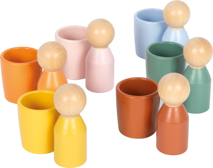 Montessori-Sortierbecher und -Figuren