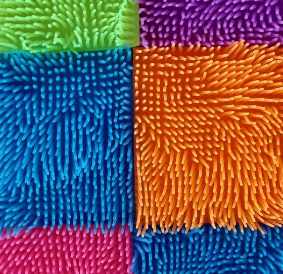 fidget fluffy mat in verschillende kleuren, sensoriek materiaal, toys42hands
