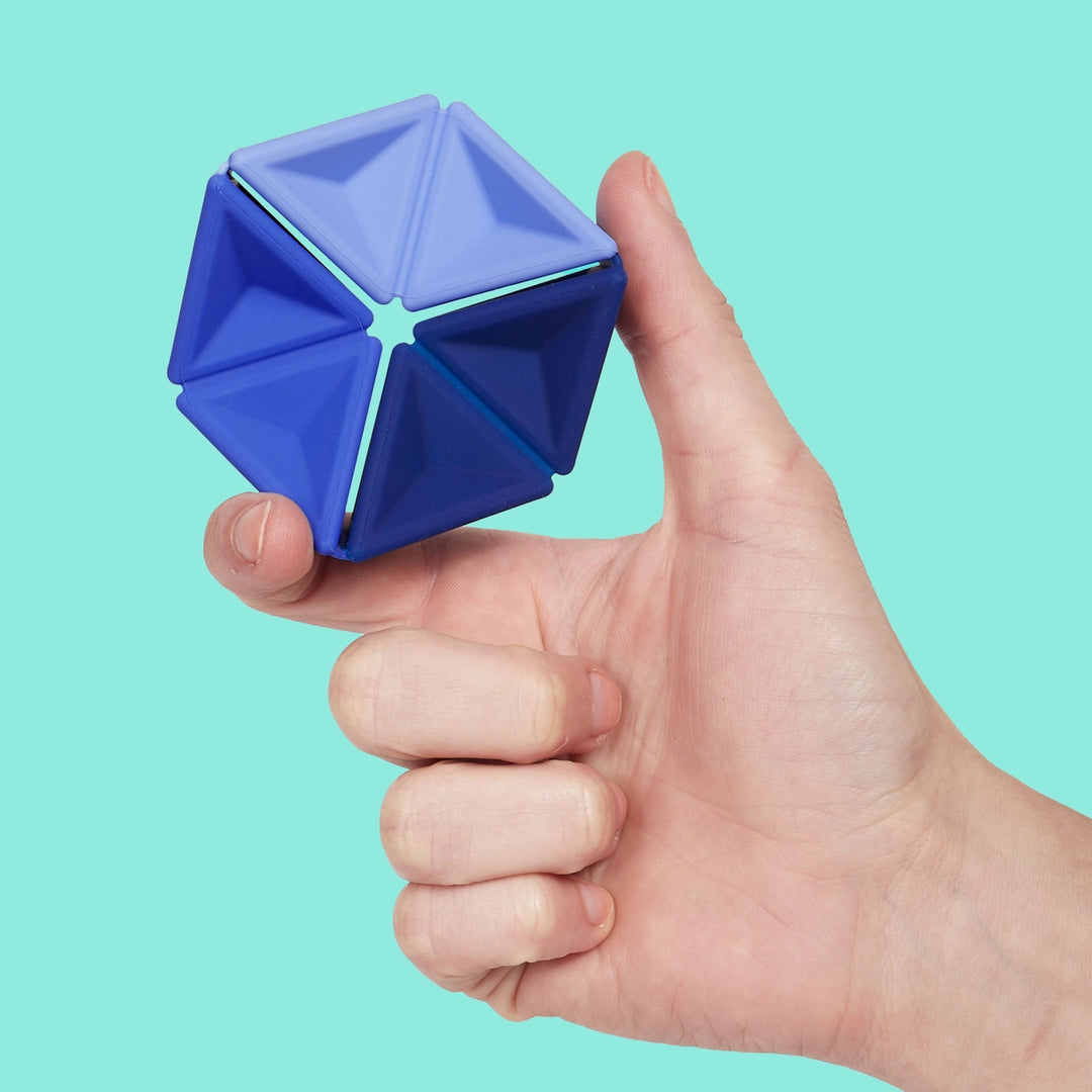 Pivot flexagons