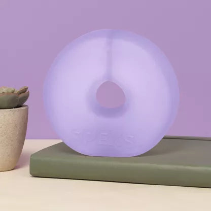SPEKS Jumbo Loop in kleur Mist gecombineerd met bijpassende magnetische sphere voor sensorisch spel