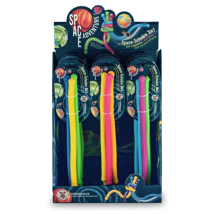 Display met Space Adventure stretch snoeren tegen een space achtergrond – sensorisch speelgoed voor klas en therapie