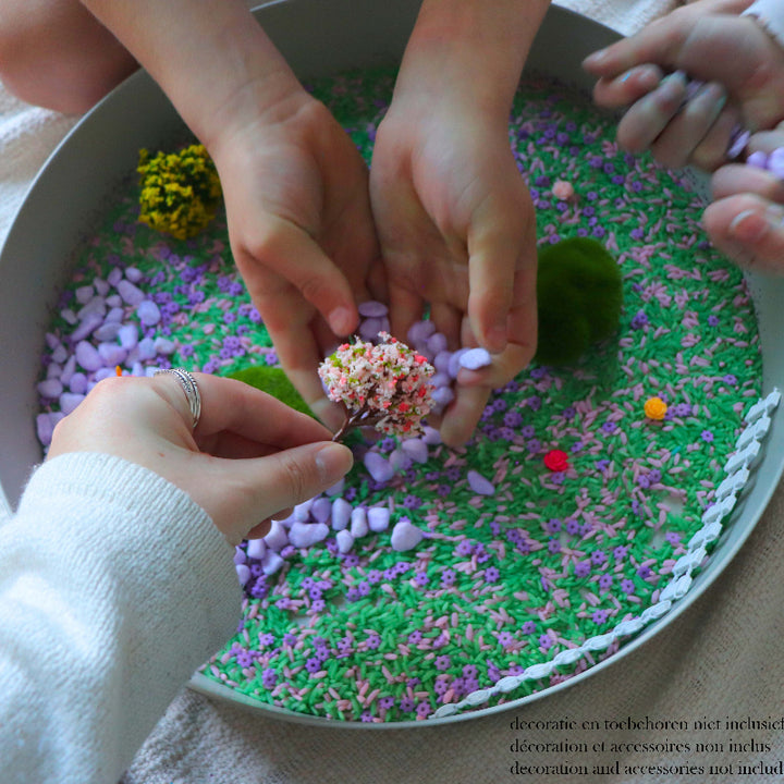 speelbak van jellystone sensoriek, paars en groen sensoriek speel materiaal, thema lente, bloemen, sensoriek speelbak