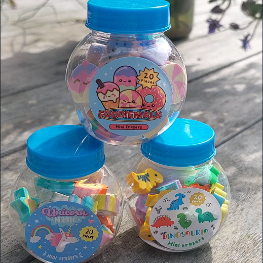 drie soorten mini gummetjes in mini potjes, fijne motoriek materiaal