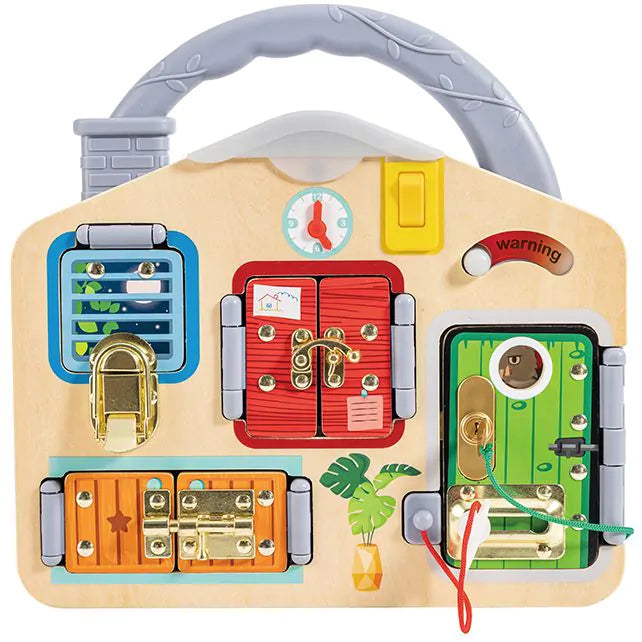 Hape Lock & Learn Playboard met gesloten deurtjes en verschillende slotjes zichtbaar
