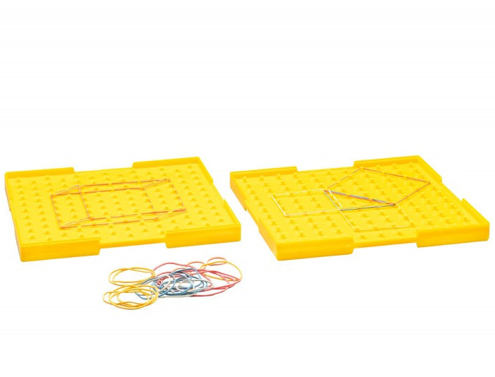 Twee grote geoboards 23x23 cm met 11x11 noppenraster naast elkaar voor meetkunde onderwijs