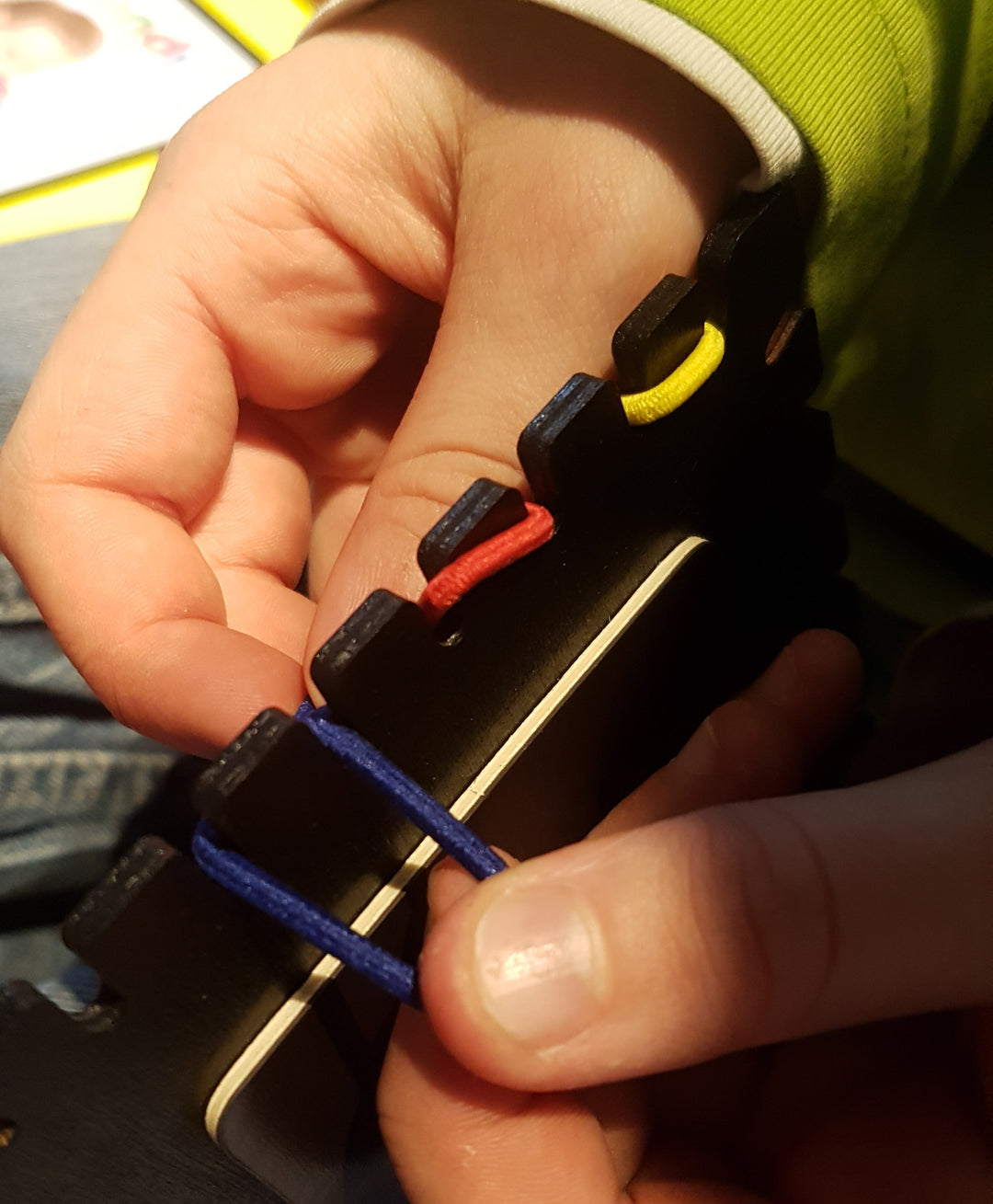 Magna bands, behendigheidsspel voor de fijne motoriek