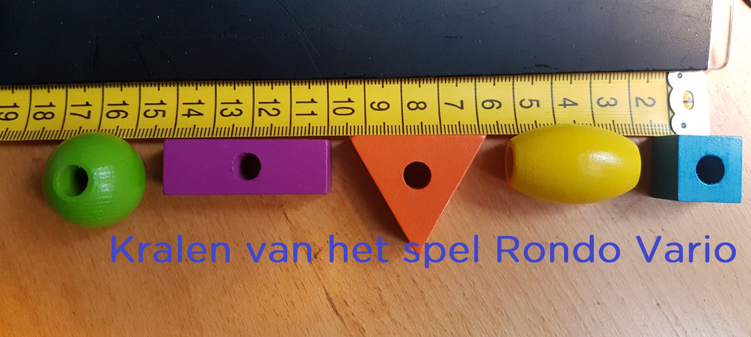 beleduc Rijgspel: Rondo Vario,a fmetingen van de kralen naast een meetlint, motoriekspeelgoed