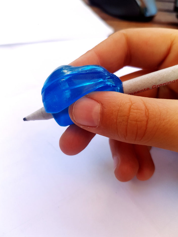 Toys42Hands Gripper crossover