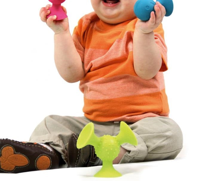 babyspielzeug motorikspielzeug fatbrain little brainies pip squigz