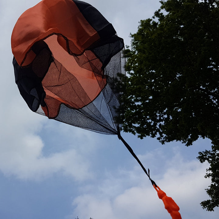 Toys42Hands Parachutspringer
