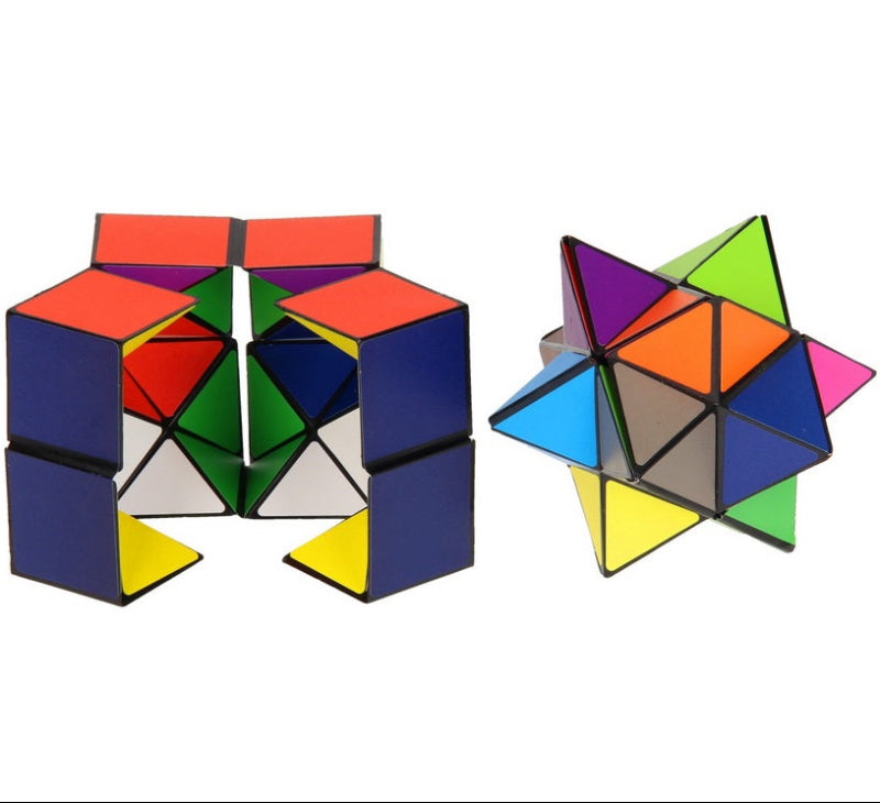 Toys42Hands Magic Cube 2 in 1, twee cbues op verschillende manier gevouwen naast elkaar. foldable cube