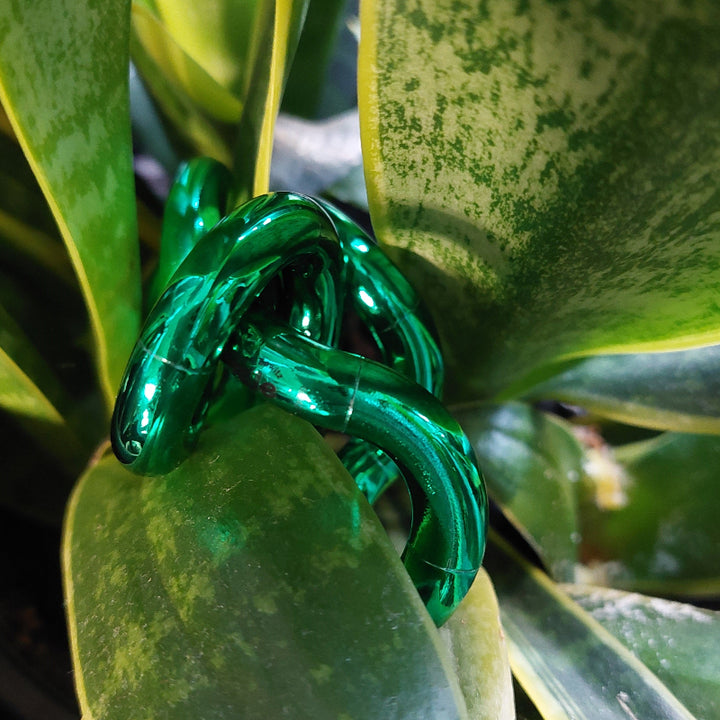 Tangle Metallic tangle groen in plant