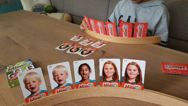 Toys42Hands Kaartboog groot met het spel mimiq
