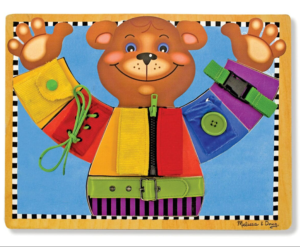Melissa en Doug Berenpuzzel houten sluitingenpuzzel beer met alle puzzelstukken op de puzzelplaat – oefenen van knopen, ritsen en gespen voor fijne motoriek