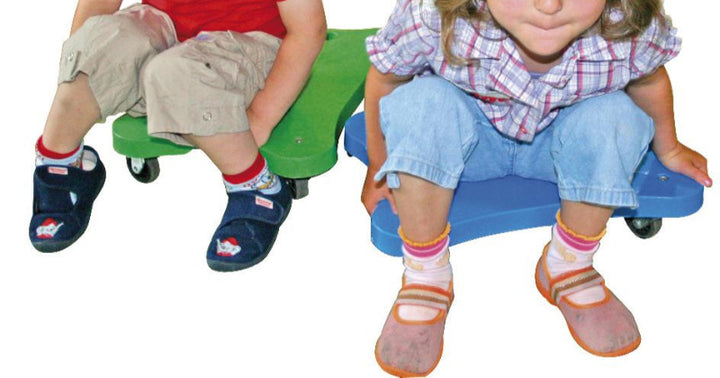 JToys Rolplank, kinderen zittend op motoriek rolplank, speelmateriaal, speelgoed, oefenmateriaal