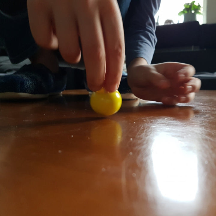goki Omkeertol, kind aan het spelen