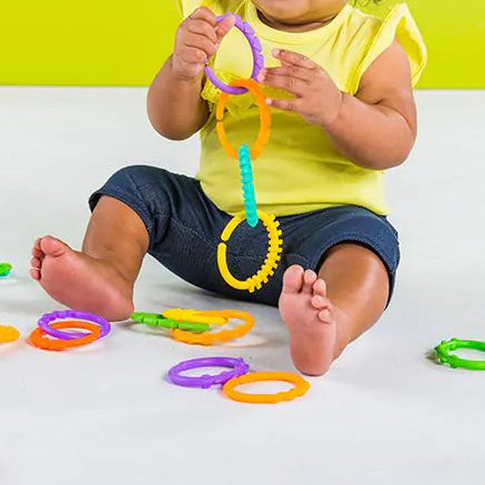 babyspeelgoed, ketting links, links met structuur, sensorische links, motoriekspeelgoed