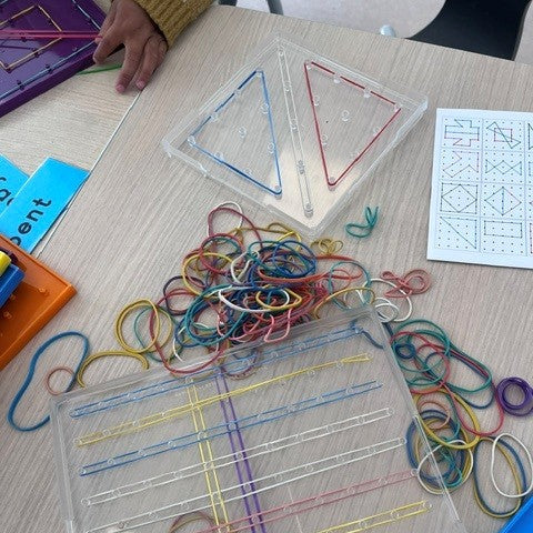 transparent, duurzaam geoboard, noppenbord, motoriek speelmateriaal voor de basisschool