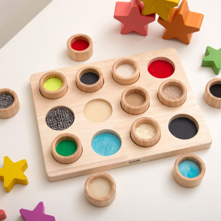 houten sensoriek spel van tickit, touch match bord, voel rondjes, sensory toy